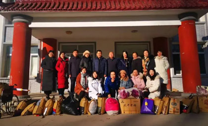 呼市女商會送溫暖、獻愛心、助力鄉(xiāng)村振興
